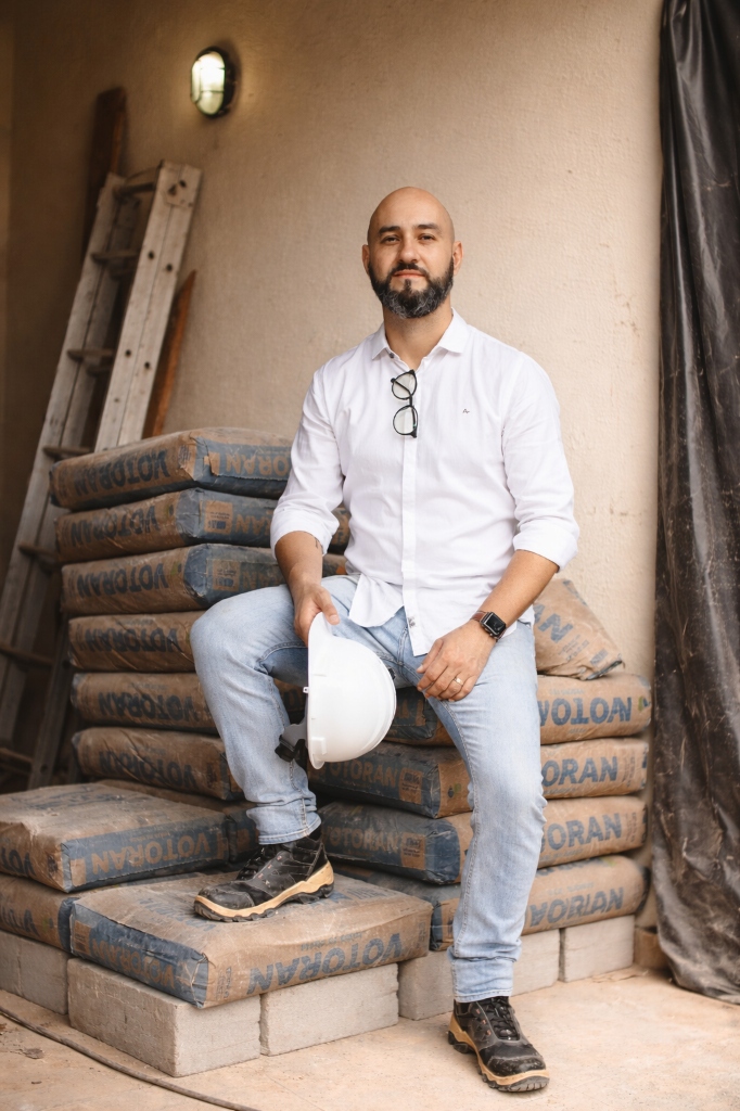 Fernando Dourado no canteiro de obras